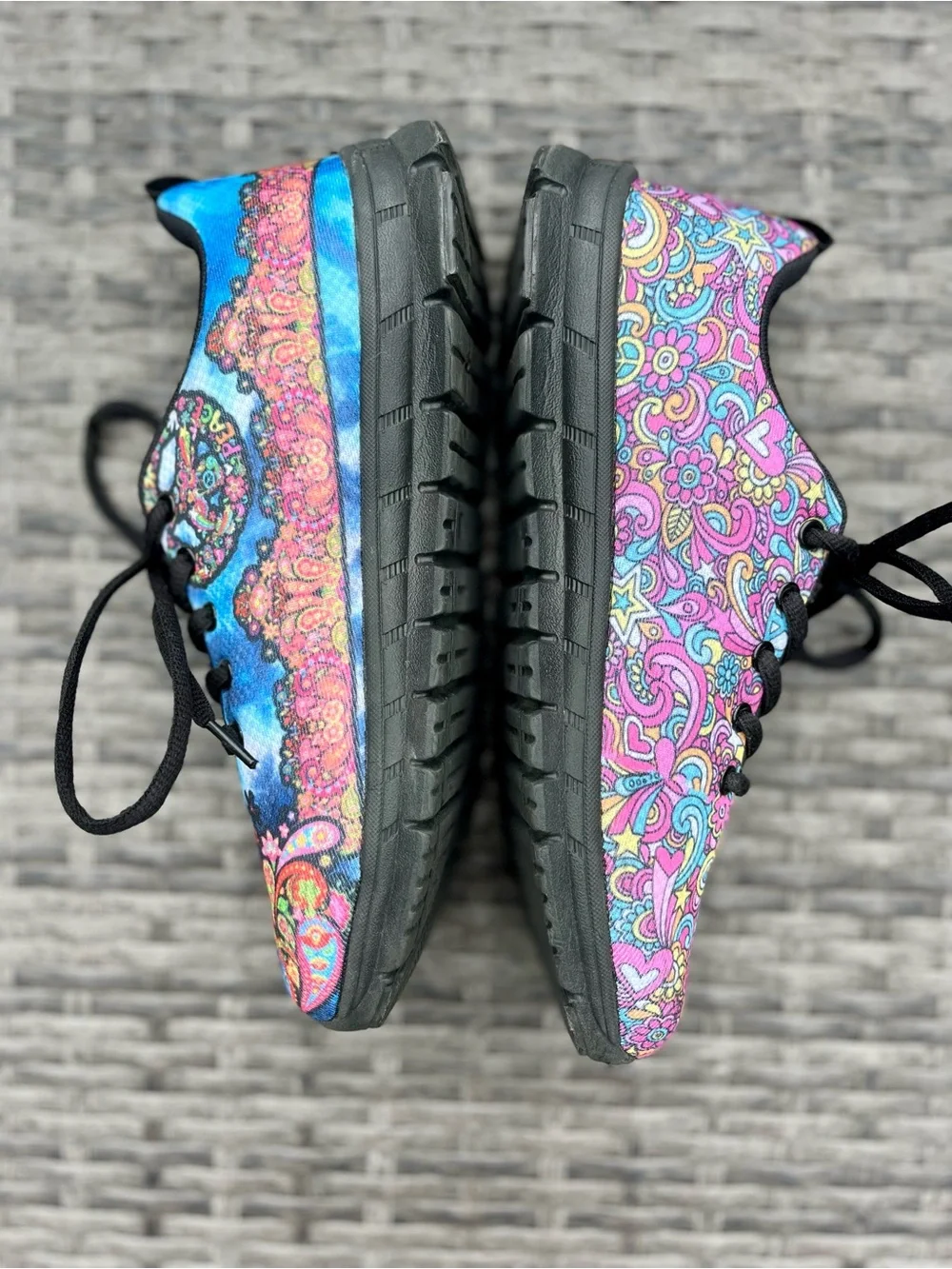 OAAK Peacenik Womens Multicolor Peace Sign Lace-Up Sneakers Boho Hippie Festival